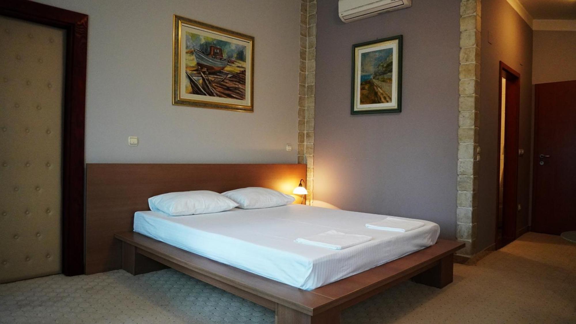 Hotel Vila Ivankovic Buna Bagian luar foto