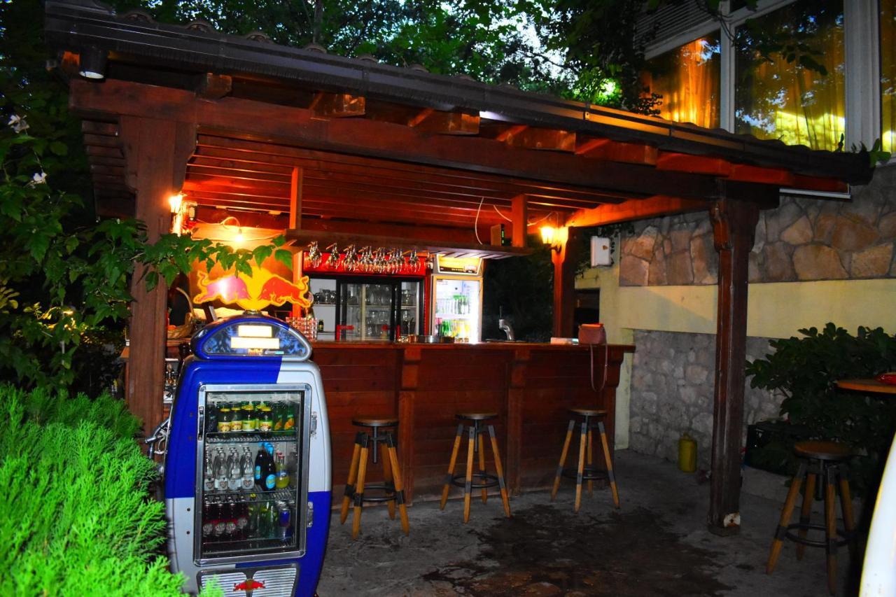 Hotel Vila Ivankovic Buna Bagian luar foto